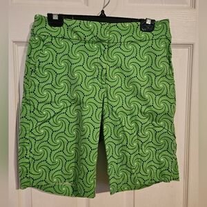 Woman's bright green shorts with Pockets size 8